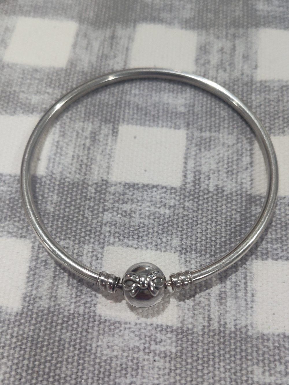 Pandora Sterling Silver Bangle Bracelet with Bow Detail Clasp